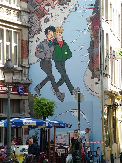 Brussels is big on comics, including its native Tin Tin and Herge, and large murals are located throughout the city, making it feel a little like a Sunday afternoon comic strip.  I think Brussels� main products are beer, chocolate and Tin Tin paraphanelia.  (9/02/04)