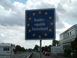 I was cycling like a bat out of Hades to make it back to Germany, where a cholera vaccine awaited me in my relative�s refrigerator in Euskirchen.  It felt good to reach the border of the Bundesrepublik Deutschland near Venlo, only one and a half days after departing Amsterdam.  I stopped for a very late lunch and an old lady ran over my water bottle, apologizing profusely, although I explained to her that it was my fault.  (9/14/04)