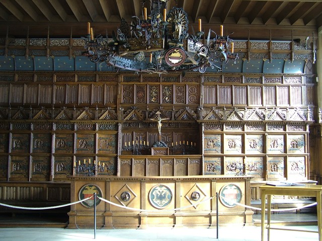 In M�nster I paid a visit to the Ratshaus, where the Peace of Westphalia was signed.  This, of course, ended the bloody post-reformation Thirty Years War that had been waged at great cost throughout Europe.  Although it was great taking a peak at the room where this historically important event occurred, the room itself was not as grand as I had expected, and I was a little upset at having spent 1.50 � for the entry.  Now you can see it for free.(9/21/04)  

**UPDATE:  I am still alive and kicking in Leipzig, but have been unable to locate USB port access for some time know.  I should be in Berlin in a couple of days when I can update.  The former DDR is INCREDIBLE!!!!!! WOO HOOOOO!!!!  YEE HAW!!!!!!! Can you feel the excitement?  Seriously, I am loving it.  (9/28/04)
