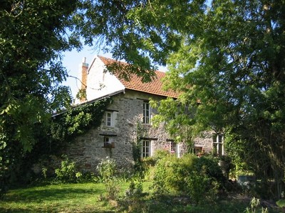 Front of Le Caperdu
